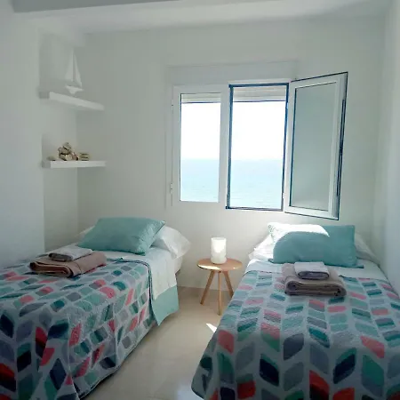 Front Line Luxury Apartment, 2 Bedroom Apartment *